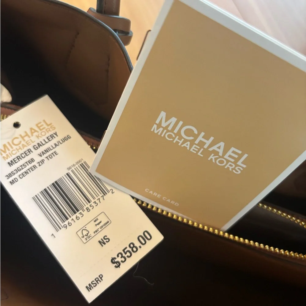NWT Michael Kors Cream and Brown Logo Tote With Crossbody Strap - Picture 8 of 8